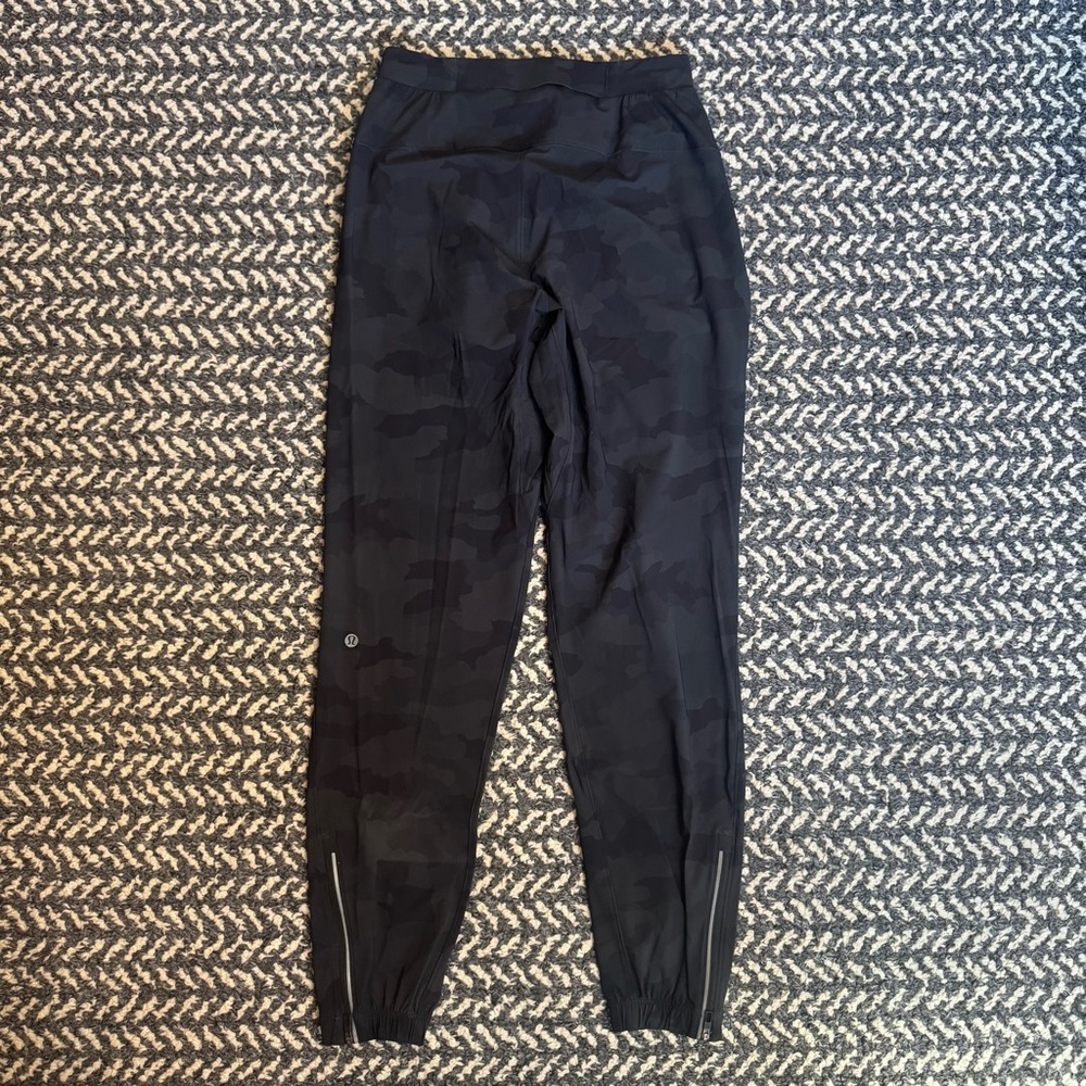 lululemon athletica Men’s Surge Jogger 29” in Camo Black - Picture 2 of 3